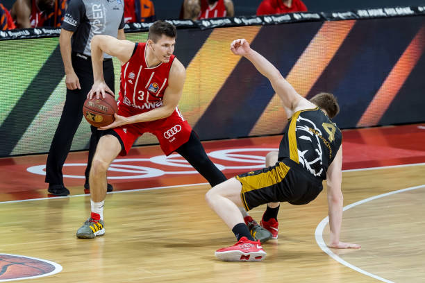 阵巴塞罗那 阵巴塞罗那